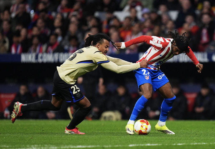 H&agrave;ng thủ sụp đổ, Barcelona thảm bại kh&oacute; tin b&aacute;n kết C&uacute;p Nh&agrave; vua - Ảnh 3.