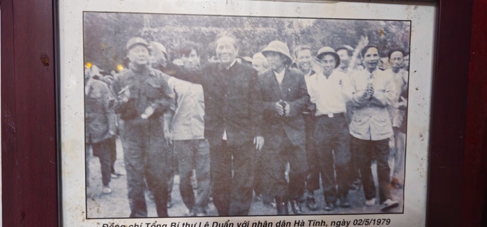 Cận cảnh ng&ocirc;i đền thờ cố Tổng B&iacute; thư L&ecirc; Duẫn giữa l&ograve;ng hồ Kẻ Gỗ - Ảnh 13.