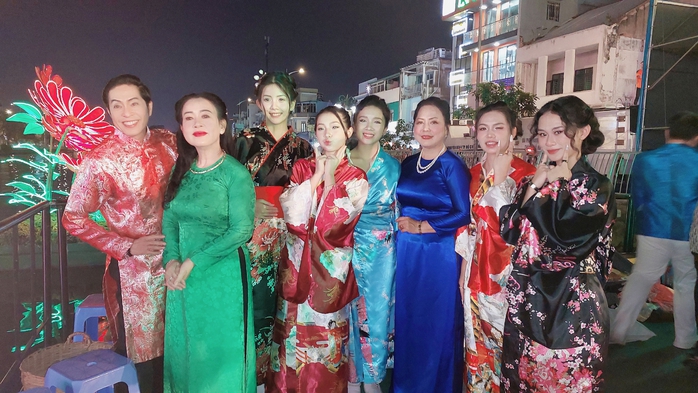 Nhóm VSTAR ấn tượng ở "Rực rỡ bến ngọc thuyền hoa" - Ảnh 7.