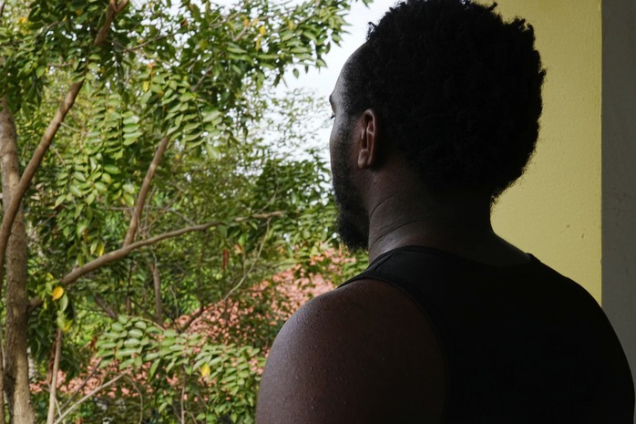 Nạn nh&acirc;n ồ ạt th&aacute;o chạy khỏi &ldquo;khu lừa đảo&rdquo; ở Campuchia - Ảnh 2.