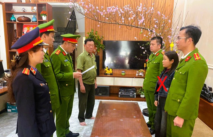 Khởi tố 2 gi&aacute;m đốc c&ugrave;ng 2 nữ kế to&aacute;n kinh doanh xe điện lớn nhất ở Thanh H&oacute;a - Ảnh 2.