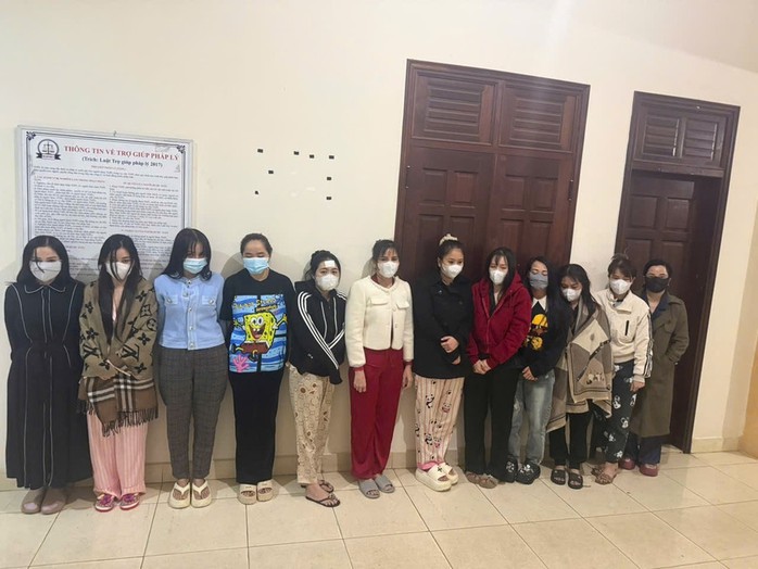 Triệt ph&aacute; đường d&acirc;y mại d&acirc;m &ldquo;khủng&rdquo; với hơn 800 t&agrave;i xế taxi l&agrave;m m&ocirc;i giới - Ảnh 1.