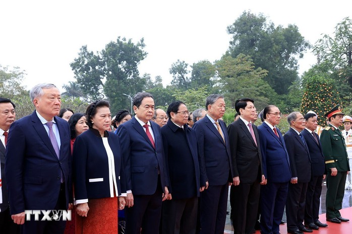 L&atilde;nh đạo Đảng, Nh&agrave; nước v&agrave;o Lăng viếng Chủ tịch Hồ Ch&iacute; Minh nh&acirc;n dịp Tết Nguy&ecirc;n đ&aacute;n B&iacute;nh Ngọ - Ảnh 5.