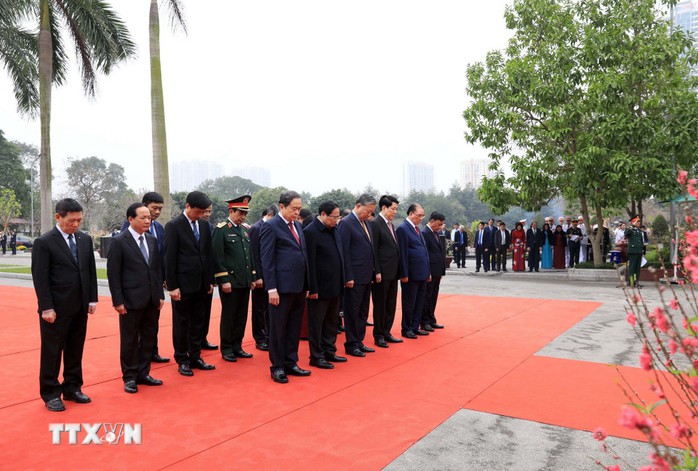 L&atilde;nh đạo Đảng, Nh&agrave; nước v&agrave;o Lăng viếng Chủ tịch Hồ Ch&iacute; Minh nh&acirc;n dịp Tết Nguy&ecirc;n đ&aacute;n B&iacute;nh Ngọ - Ảnh 6.