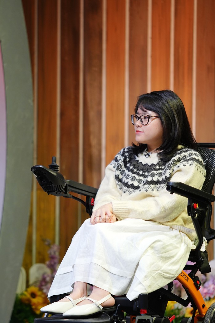 Nghị lực v&agrave; t&igrave;nh y&ecirc;u phi thường ở "Trạm y&ecirc;u thương" - Ảnh 2.