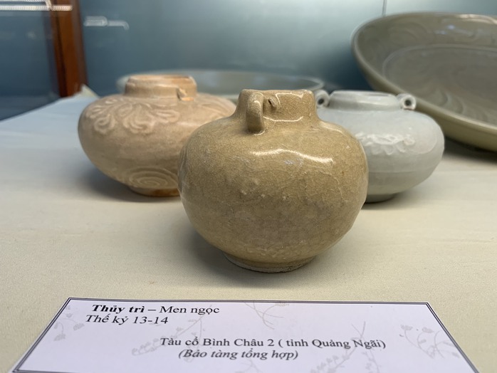 Chi&ecirc;m ngưỡng h&agrave;ng trăm cổ vật qu&yacute; hiếm từ những con t&agrave;u cổ Quảng Ng&atilde;i - Ảnh 3.