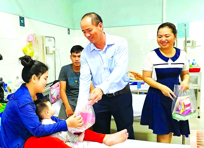 X&acirc;y dựng m&ocirc;i trường y tế nh&acirc;n văn, an to&agrave;n - Ảnh 1.