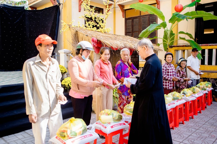 Danh ca Giao Linh với ng&agrave;y cuối năm ấm &aacute;p  - Ảnh 3.