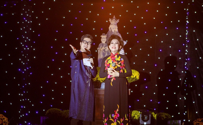 Danh ca Giao Linh với ng&agrave;y cuối năm ấm &aacute;p  - Ảnh 1.