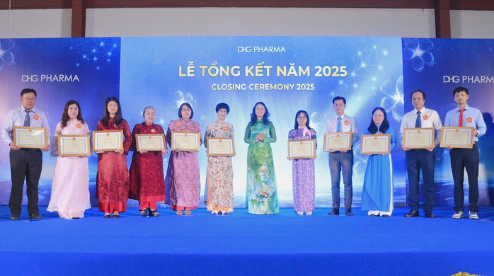 Một c&ocirc;ng ty doanh thu hơn 5.000 tỉ đồng, h&agrave;ng trăm người lao động được khen thưởng - Ảnh 2.