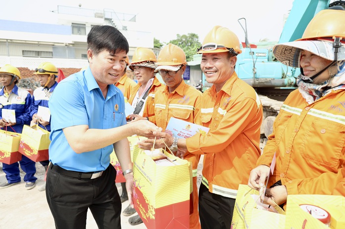 Ai cũng c&oacute; Tết - Ảnh 4.