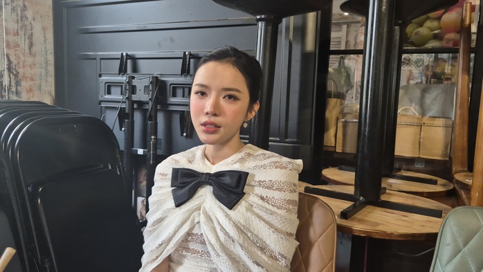 B&Agrave;I XU&Acirc;N ONLINE ĐĂNG NG&Agrave;Y 15-2 (28 TẾT). TỰA: Ca sĩ, diễn vi&ecirc;n Lyly: "Một c&aacute;i Tết kh&aacute;c biệt!" - Ảnh 1.