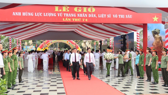 Trang nghi&ecirc;m Lễ giỗ Anh h&ugrave;ng liệt sĩ V&otilde; Thị S&aacute;u tại Đất Đỏ - Ảnh 1.