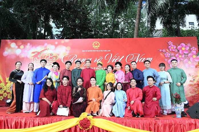 Đưa Tết Việt ra thế giới: Khi người trẻ l&agrave;m đại sứ văn h&oacute;a - Ảnh 3.