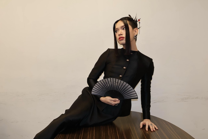 B&Agrave;I XU&Acirc;N ONLINE ĐĂNG NG&Agrave;Y 15-2 (28 TẾT). TỰA: Ph&aacute;p Kiều: "Tại đạo diễn Trấn Th&agrave;nh m&agrave; t&ocirc;i tăng 3kg!" - Ảnh 3.