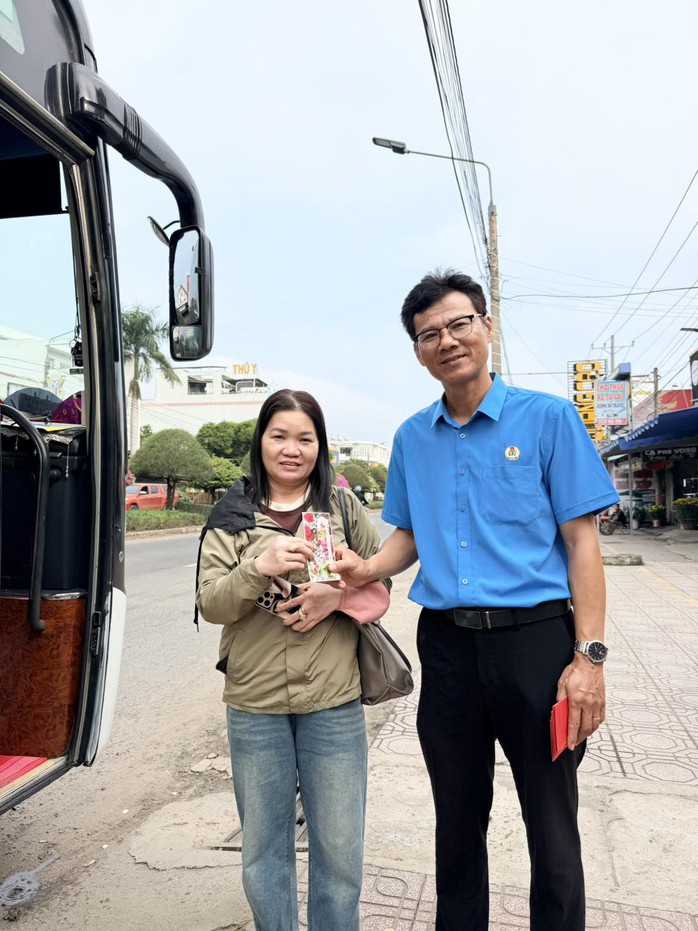 X&uacute;c động chuyến t&agrave;u, xe Xu&acirc;n chở c&ocirc;ng nh&acirc;n Đồng Nai về qu&ecirc; - Ảnh 11.