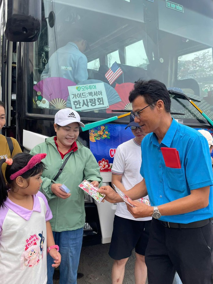 X&uacute;c động chuyến t&agrave;u, xe Xu&acirc;n chở c&ocirc;ng nh&acirc;n Đồng Nai về qu&ecirc; - Ảnh 18.