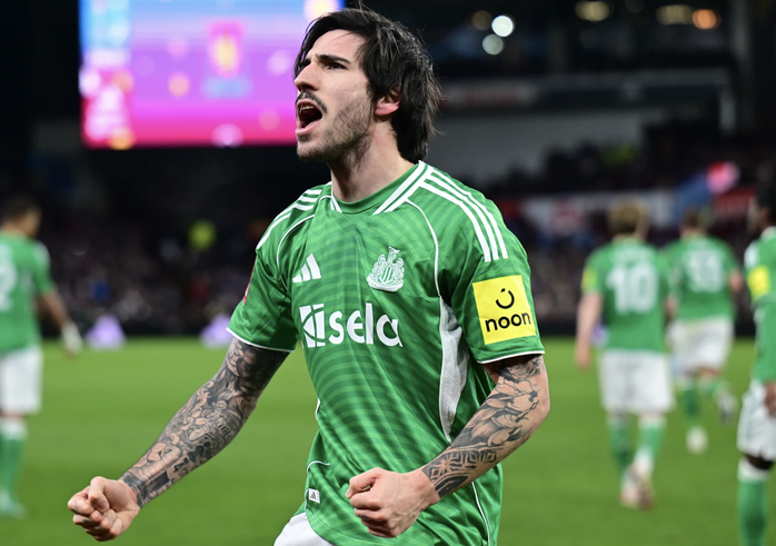 Newcastle ngược d&ograve;ng hạ Aston Villa, hi&ecirc;n ngang v&agrave;o v&ograve;ng 5 FA Cup - Ảnh 5.