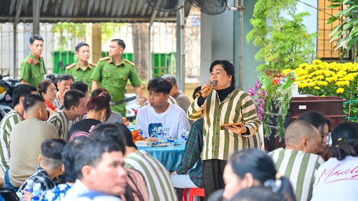 Thắp hy vọng ho&agrave;n lương từ "Ng&agrave;y hội gia đ&igrave;nh phạm nh&acirc;n" - Ảnh 2.