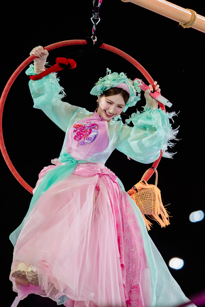 H&ograve;a Minzy: 12 năm bền bỉ để chạm tới "m&ugrave;a v&agrave;ng" th&agrave;nh t&iacute;ch  - Ảnh 2.