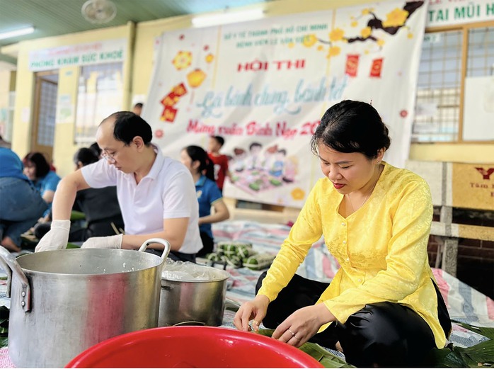 Những m&oacute;n qu&agrave; &yacute; nghĩa đến với bệnh nh&acirc;n, người khuyết tật dịp Tết - Ảnh 4.