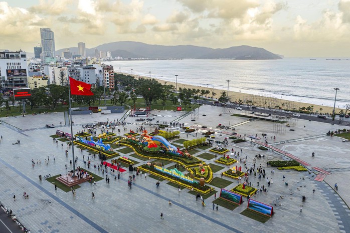 Đổ x&ocirc; check-in linh vật ngựa &ldquo;mặt cộc&rdquo; g&acirc;y b&atilde;o mạng x&atilde; hội ở phố biển Quy Nhơn - Ảnh 6.