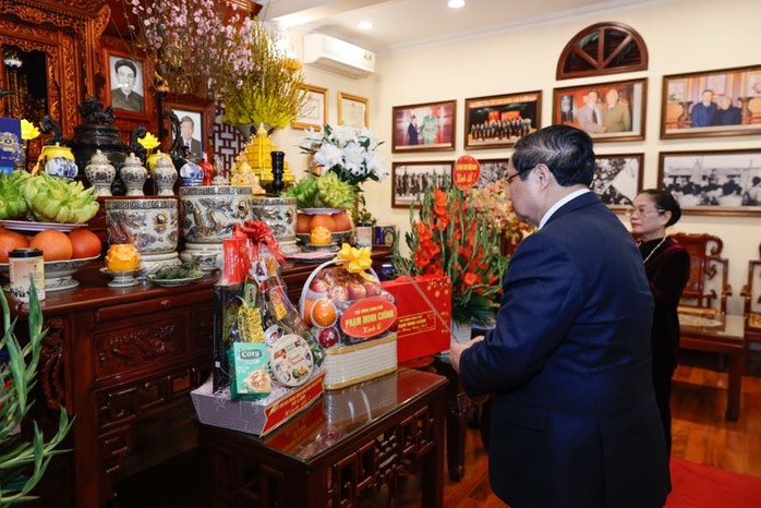 Thủ tướng ch&uacute;c Tết gia đ&igrave;nh c&aacute;c nguy&ecirc;n l&atilde;nh đạo Đảng , Nh&agrave; nước năm 2026 - Ảnh 7.