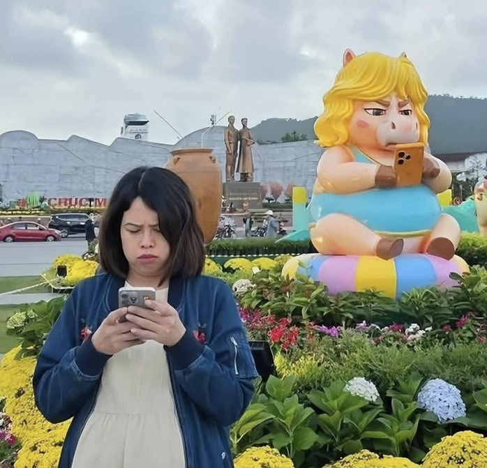 Đổ x&ocirc; check-in linh vật ngựa &ldquo;mặt cộc&rdquo; g&acirc;y b&atilde;o mạng x&atilde; hội ở phố biển Quy Nhơn - Ảnh 27.