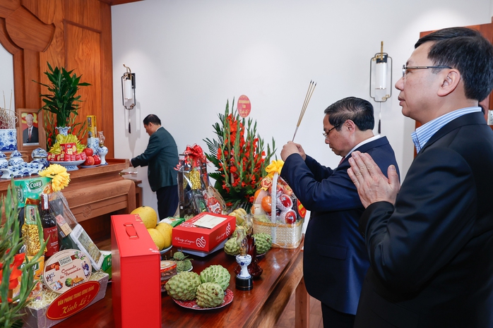 Thủ tướng ch&uacute;c Tết gia đ&igrave;nh c&aacute;c nguy&ecirc;n l&atilde;nh đạo Đảng , Nh&agrave; nước năm 2026 - Ảnh 3.