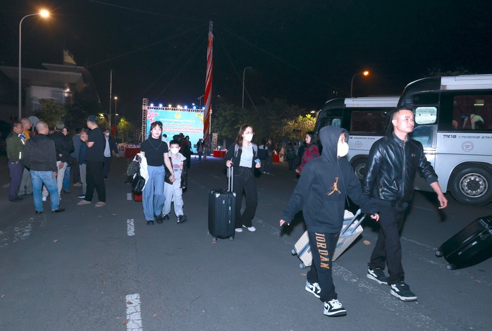 26 chuyến xe C&ocirc;ng đo&agrave;n đưa 1.200 c&ocirc;ng nh&acirc;n lao động về qu&ecirc; đ&oacute;n Tết miễn ph&iacute; - Ảnh 3.