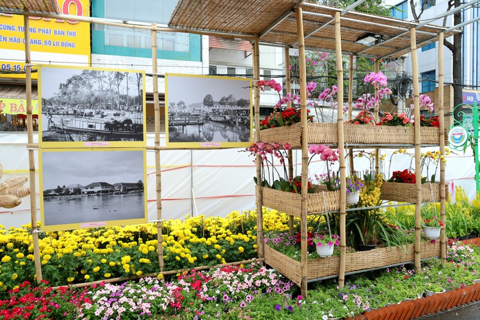 Người d&acirc;n th&iacute;ch th&uacute; check-in tại đường hoa nghệ thuật Cần Thơ trong đ&ecirc;m khai mạc - Ảnh 3.