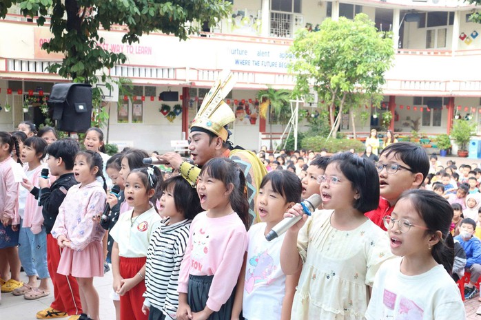 Vượt kh&oacute; đưa Đờn ca t&agrave;i tử th&agrave;nh "đặc sản học đường" - Ảnh 2.