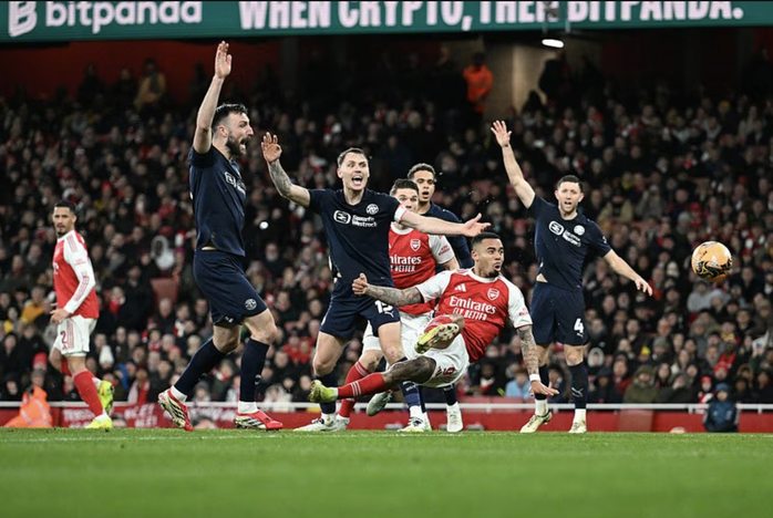 Arsenal thắng nh&agrave;n Wigan, lần đầu v&agrave;o v&ograve;ng 5 FA Cup sau năm năm - Ảnh 3.