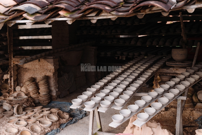 VIDEO: Những người &ldquo;giữ lửa&rdquo; cuối c&ugrave;ng ở l&ograve; ch&eacute;n T&acirc;n Phước Kh&aacute;nh - Ảnh 9.