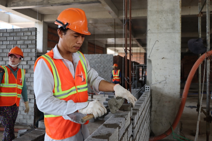 VIDEO: Công nhân làm việc xuyên Tết trên công trình hơn 3.300 tỉ - Ảnh 5.