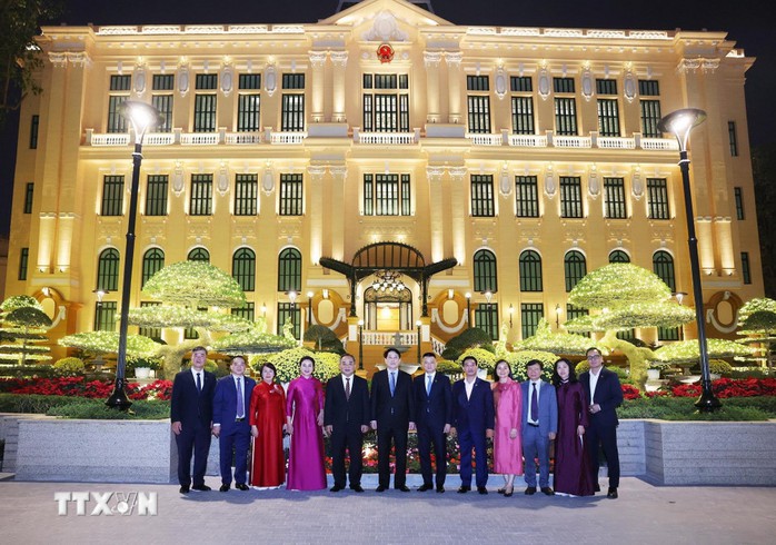 Chủ tịch nước Lương Cường d&acirc;ng hương tưởng niệm Chủ tịch Hồ Ch&iacute; Minh tại Nh&agrave; 67 v&agrave; Bắc Bộ Phủ - Ảnh 3.