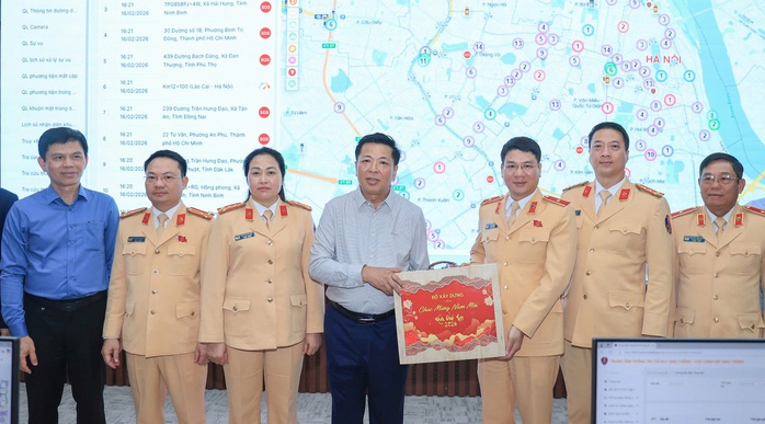 Bộ trưởng Trần Hồng Minh thị s&aacute;t c&aacute;c loại h&igrave;nh vận tải chiều 29 Tết - Ảnh 6.