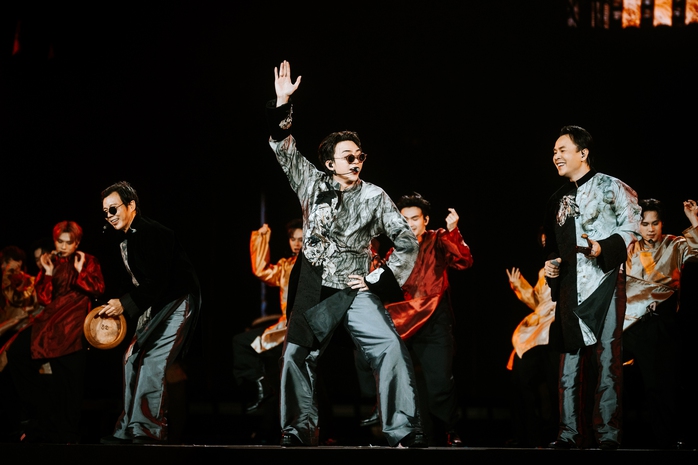 SOOBIN- mẫu h&igrave;nh nghệ sĩ "biết đi đường d&agrave;i"  - Ảnh 6.