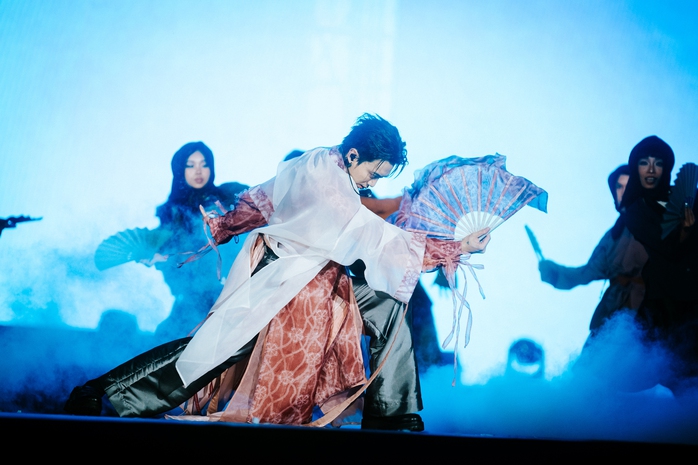 SOOBIN- mẫu h&igrave;nh nghệ sĩ "biết đi đường d&agrave;i"  - Ảnh 2.