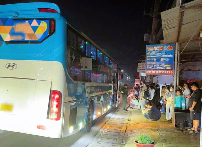 Từ tin b&aacute;o người d&acirc;n, xe nhồi nh&eacute;t kh&aacute;ch tuyến Vũng T&agrave;u-Cần Thơ nhận kết đắng - Ảnh 1.