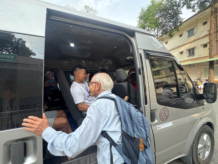 Những chuyến xe ấm &aacute;p - Ảnh 4.