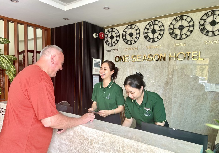 C&ocirc;ng việc thầm lặng của người lao động Vũng T&agrave;u xuy&ecirc;n Tết - Ảnh 2.