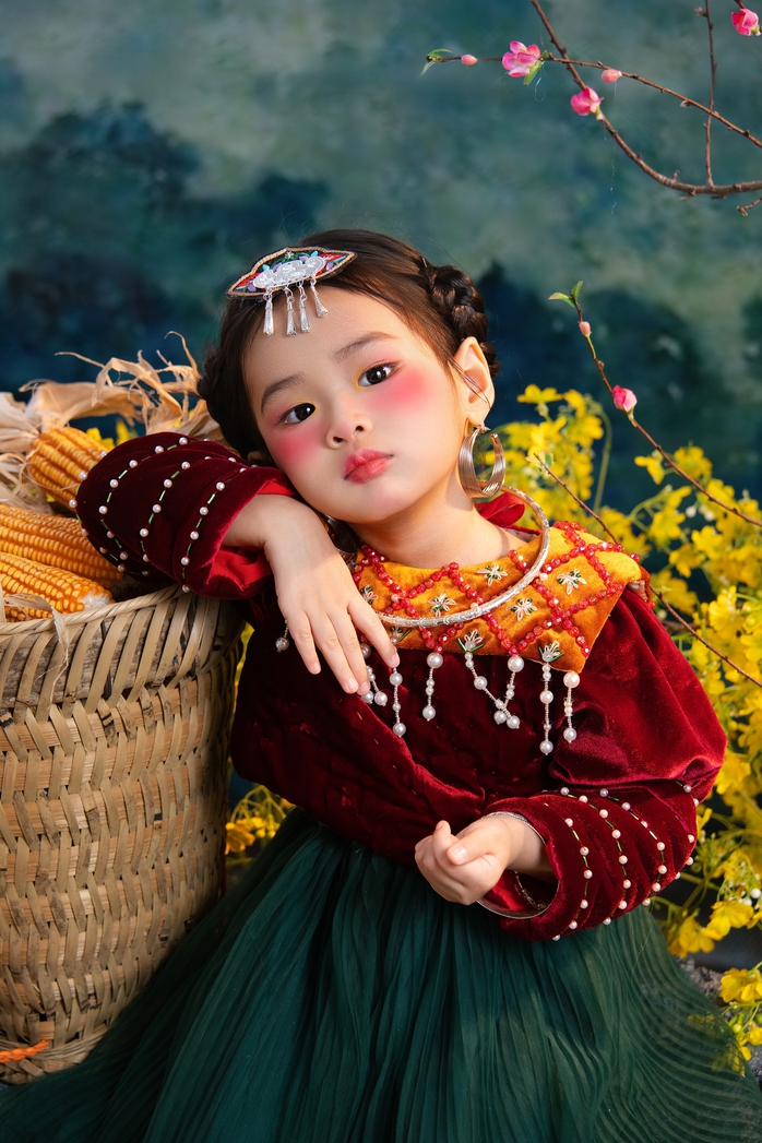 "Tan chảy" với bộ ảnh ch&agrave;o đ&oacute;n năm mới của &aacute;i nữ nh&agrave; &Aacute; hậu Tr&uacute;c Ny  - Ảnh 1.