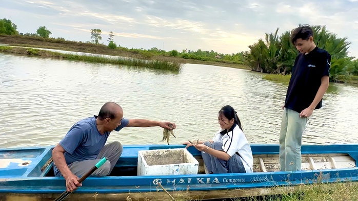 VIDEO: Thu hoạch đặc sản tỉ USD ở C&agrave; Mau - Ảnh 9.