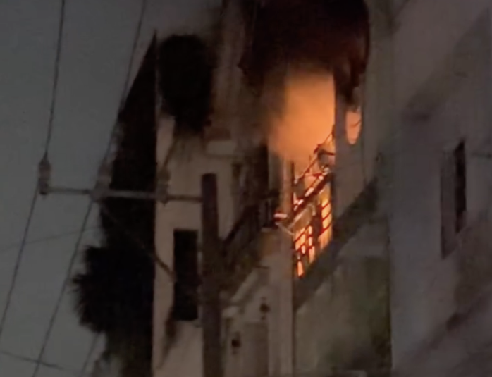 Cháy nhà ở TPHCM vào đêm giao thừa - Ảnh 4.