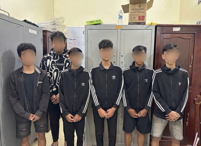 Nh&oacute;m thanh thiếu ni&ecirc;n trộm vật tư cao tốc Cần Thơ - C&agrave; Mau bị bắt giữ - Ảnh 1.