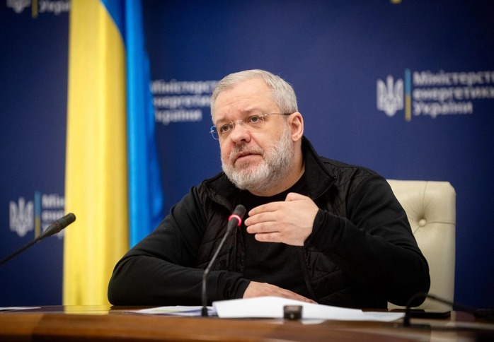 Ukraine bắt giữ cựu bộ trưởng đang rời đất nước - Ảnh 1.