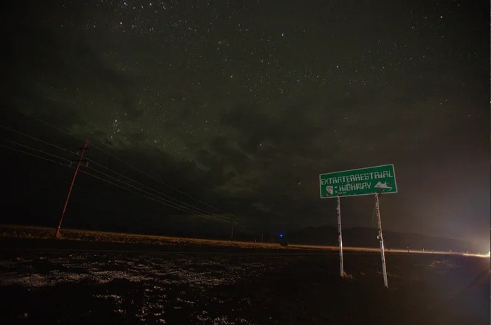 Những b&iacute; ẩn bủa v&acirc;y &ldquo;Xa lộ ngo&agrave;i h&agrave;nh tinh&rdquo; ở Mỹ - Ảnh 1.