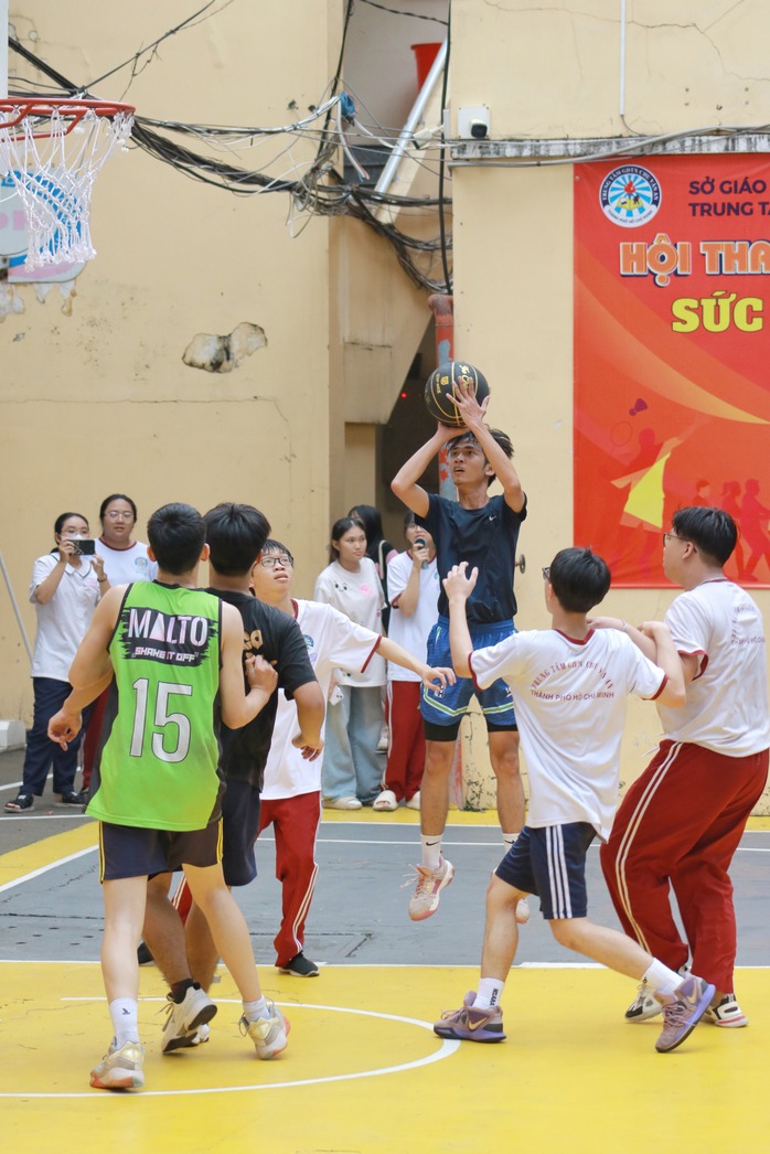 Khi trung tâm GDTX tuyển lớp 10 bằng...hạnh kiểm - Ảnh 2.