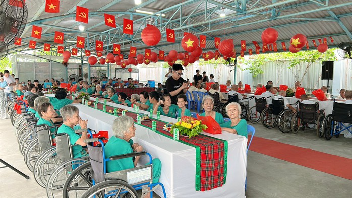 Giữ hồn Tết đ&ocirc; thị: Phong tục được l&agrave;m mới trong nhịp sống hiện đại - Ảnh 5.